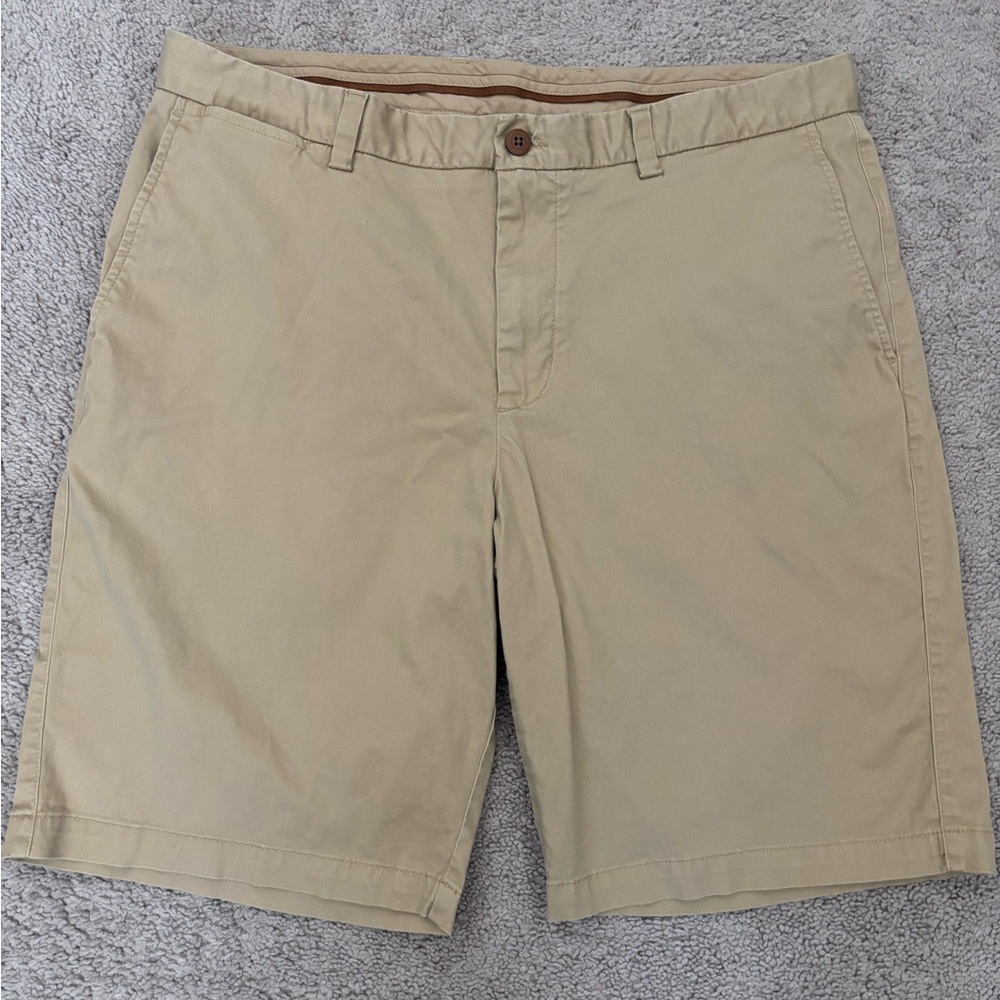 Tommy Bahama Men’s Flat Front‎ Tan Shorts 38